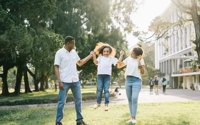 happy-family-in-Canada.webp